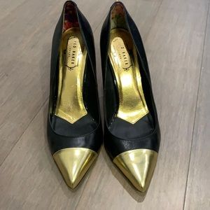 Ted Baker London Pumps